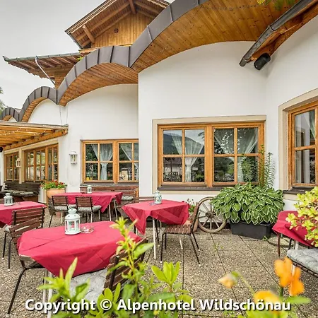 Alpenhotel Wildschoenau 오버라우
